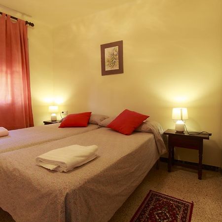 Отель Ca La Conxita Hostal & Restaurante La Vajol Экстерьер фото