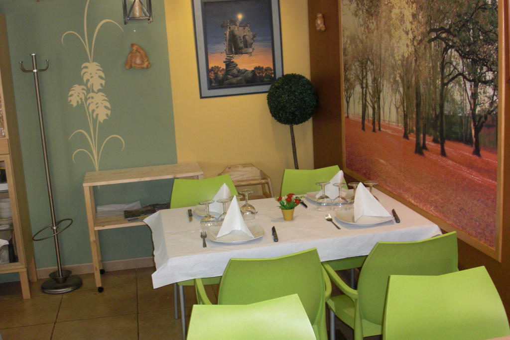 Отель Ca La Conxita Hostal & Restaurante La Vajol Экстерьер фото