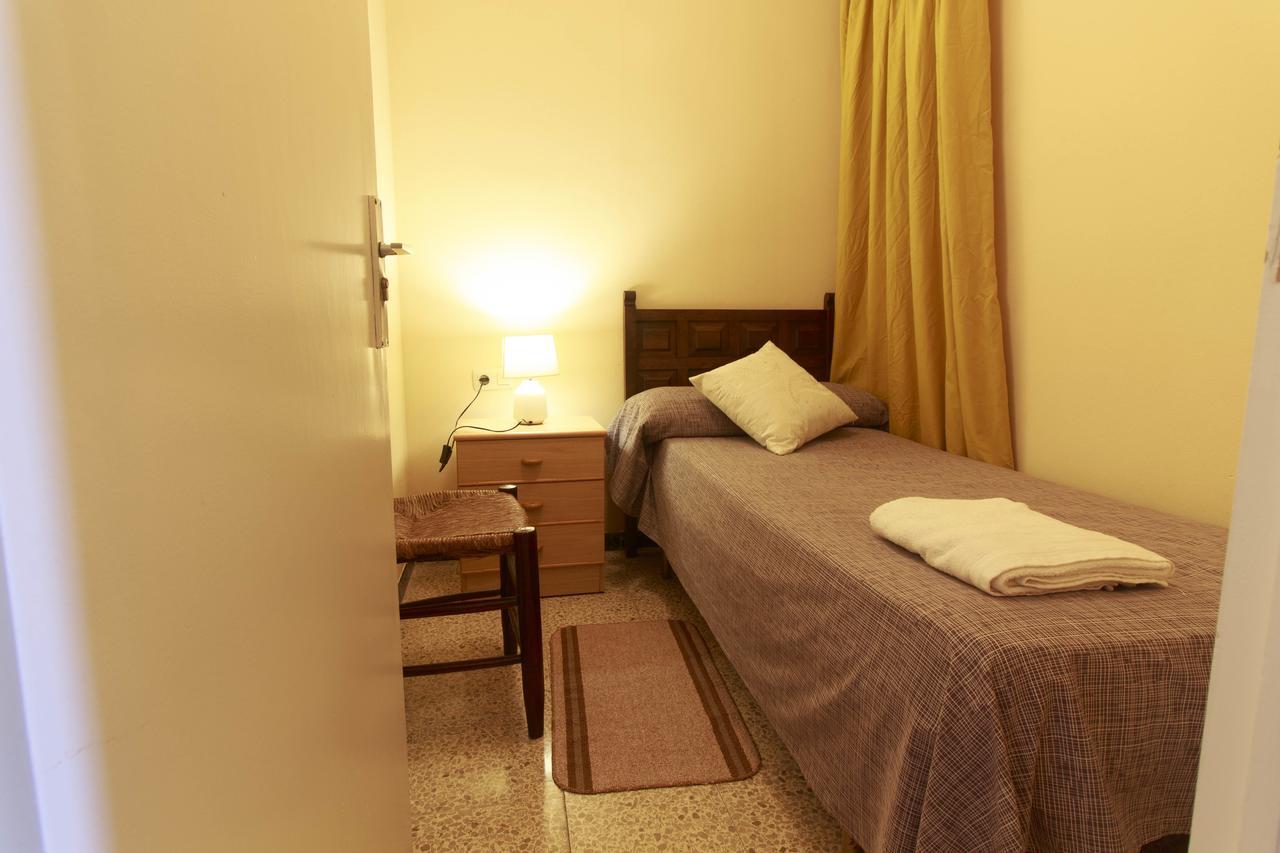 Отель Ca La Conxita Hostal & Restaurante La Vajol Экстерьер фото